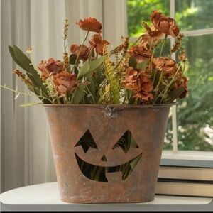 New AGED PUMPKIN JACK O LANTERN PAIL...Does not include flowers!!!